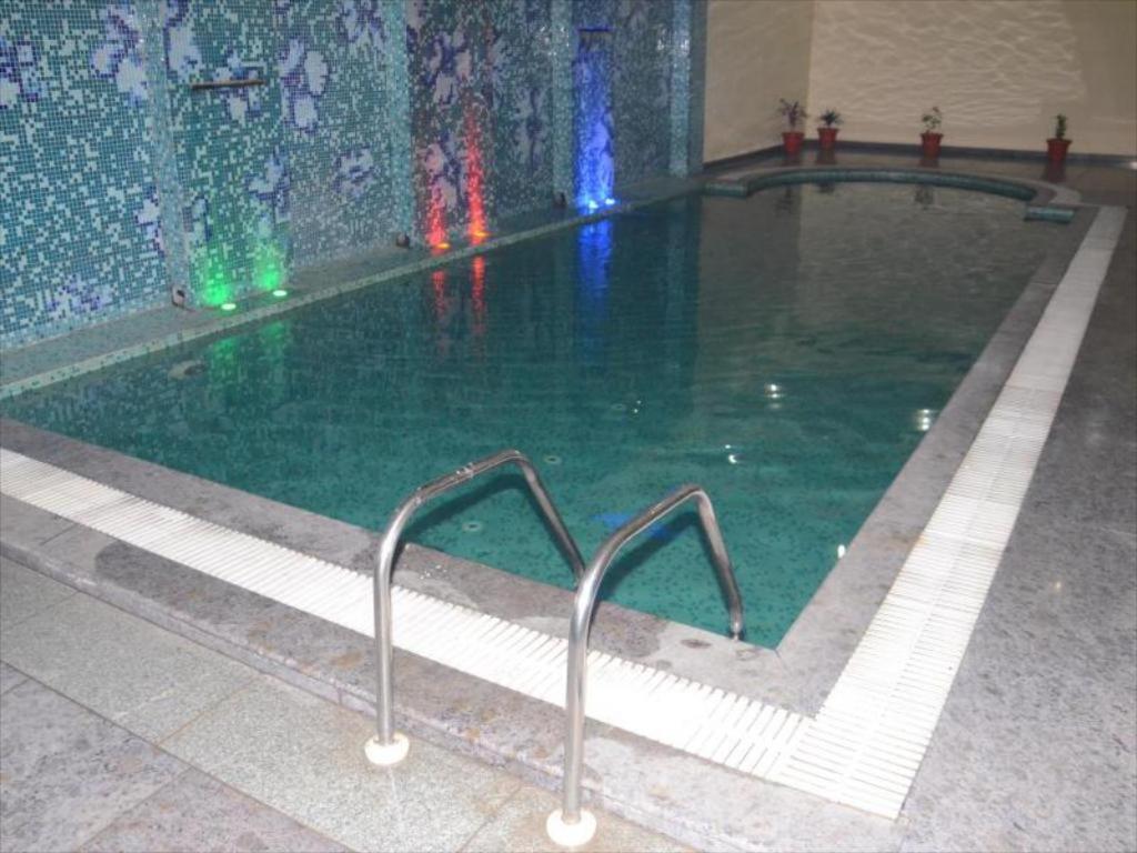 La Silver Leaf Hotel Nawashahr Exterior photo